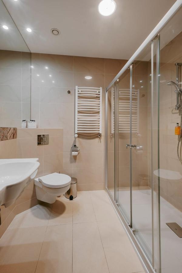 Hotel Uroczysko Cedzyna Ngoại thất bức ảnh