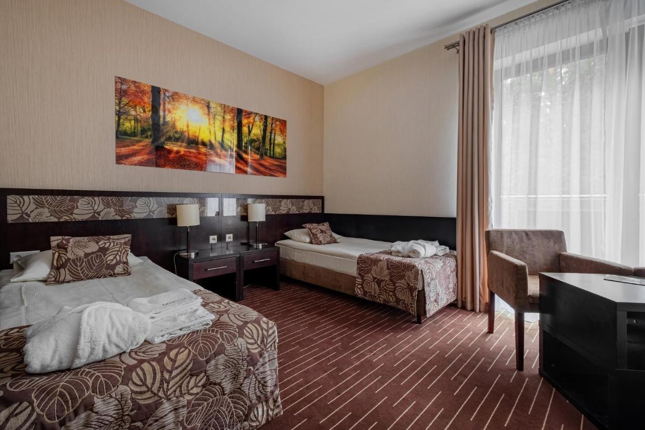 Hotel Uroczysko Cedzyna Ngoại thất bức ảnh