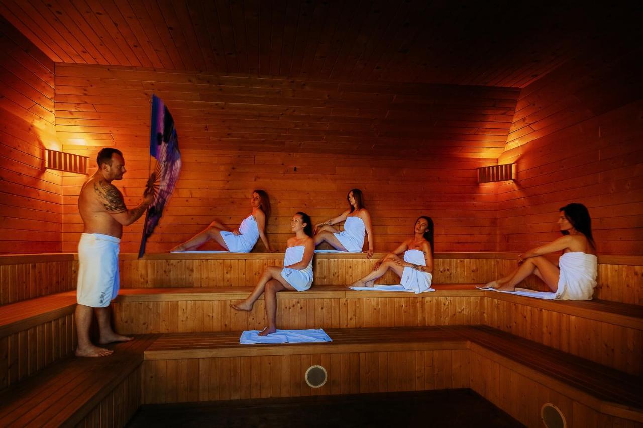 Hotel Uroczysko Cedzyna Ngoại thất bức ảnh